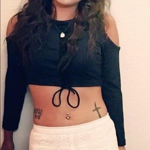 Long sleeve black crop top